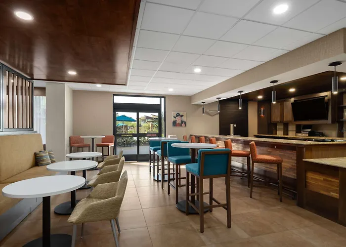 Hampton Carefree, Az 3*