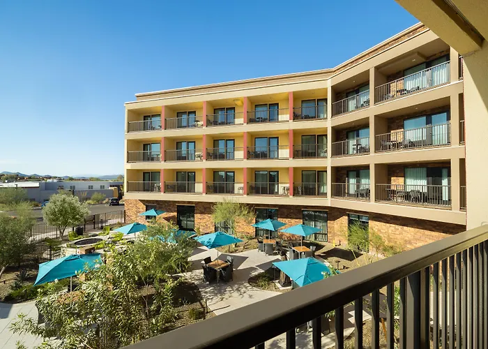 Hampton Carefree, Az